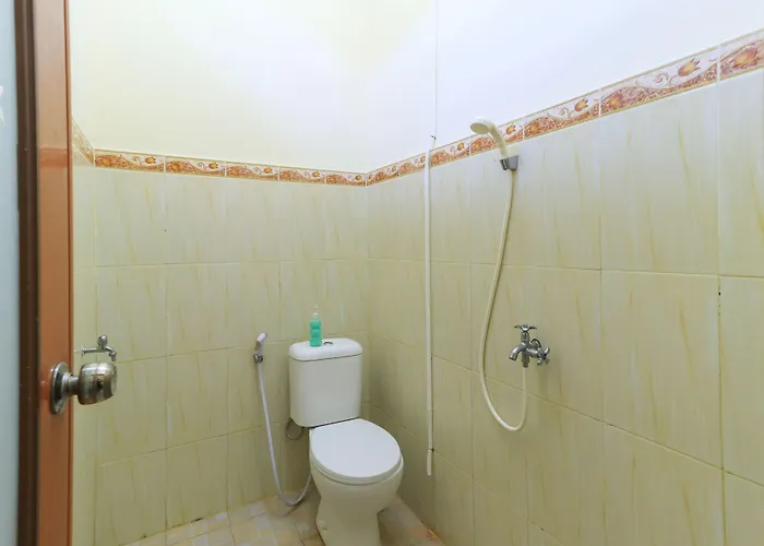 ゲストハウス Wisata Intan Indah 2 2*